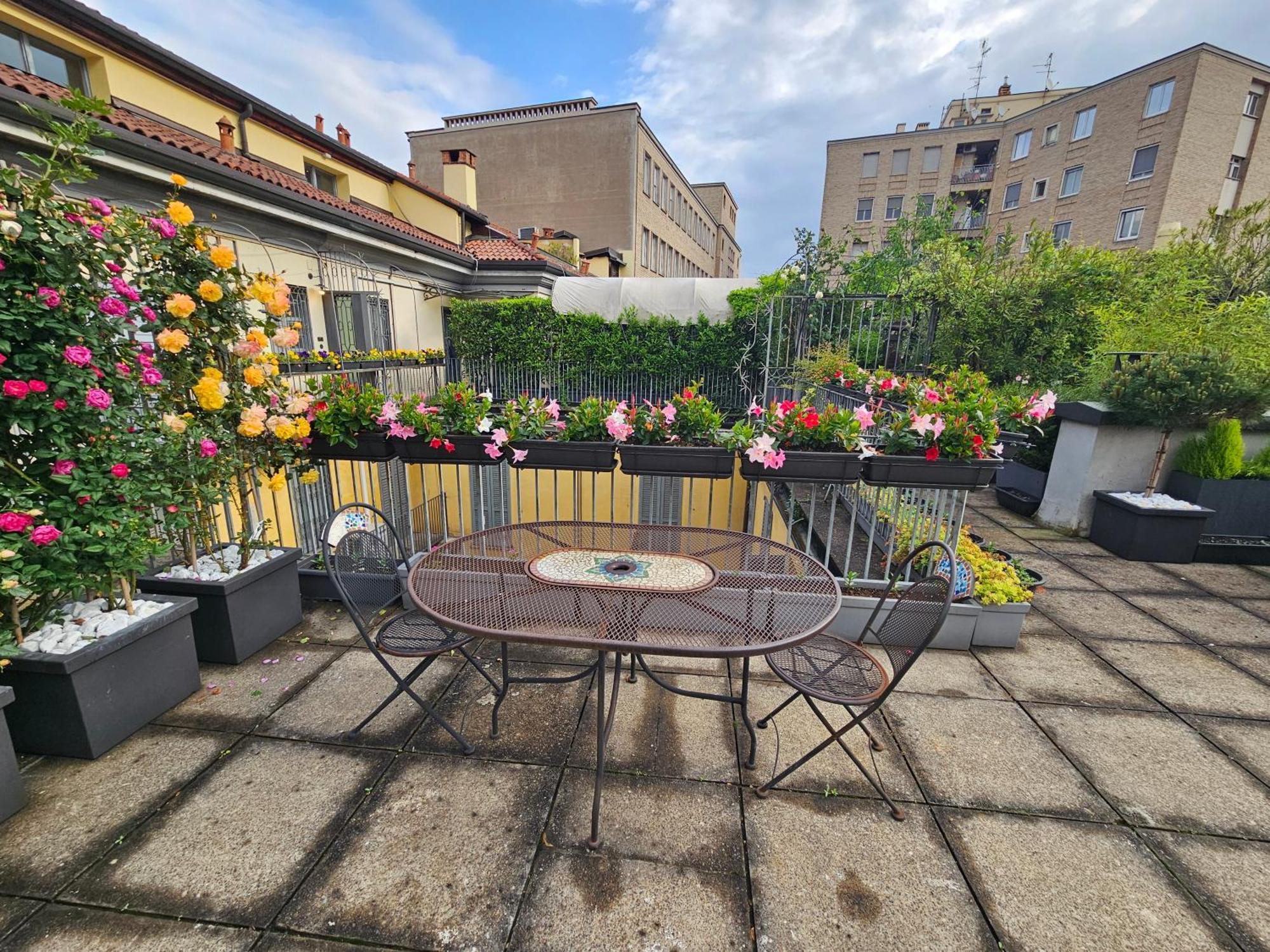 Exclusive Top Floor 2-Bedroom Flat Milan Exterior photo