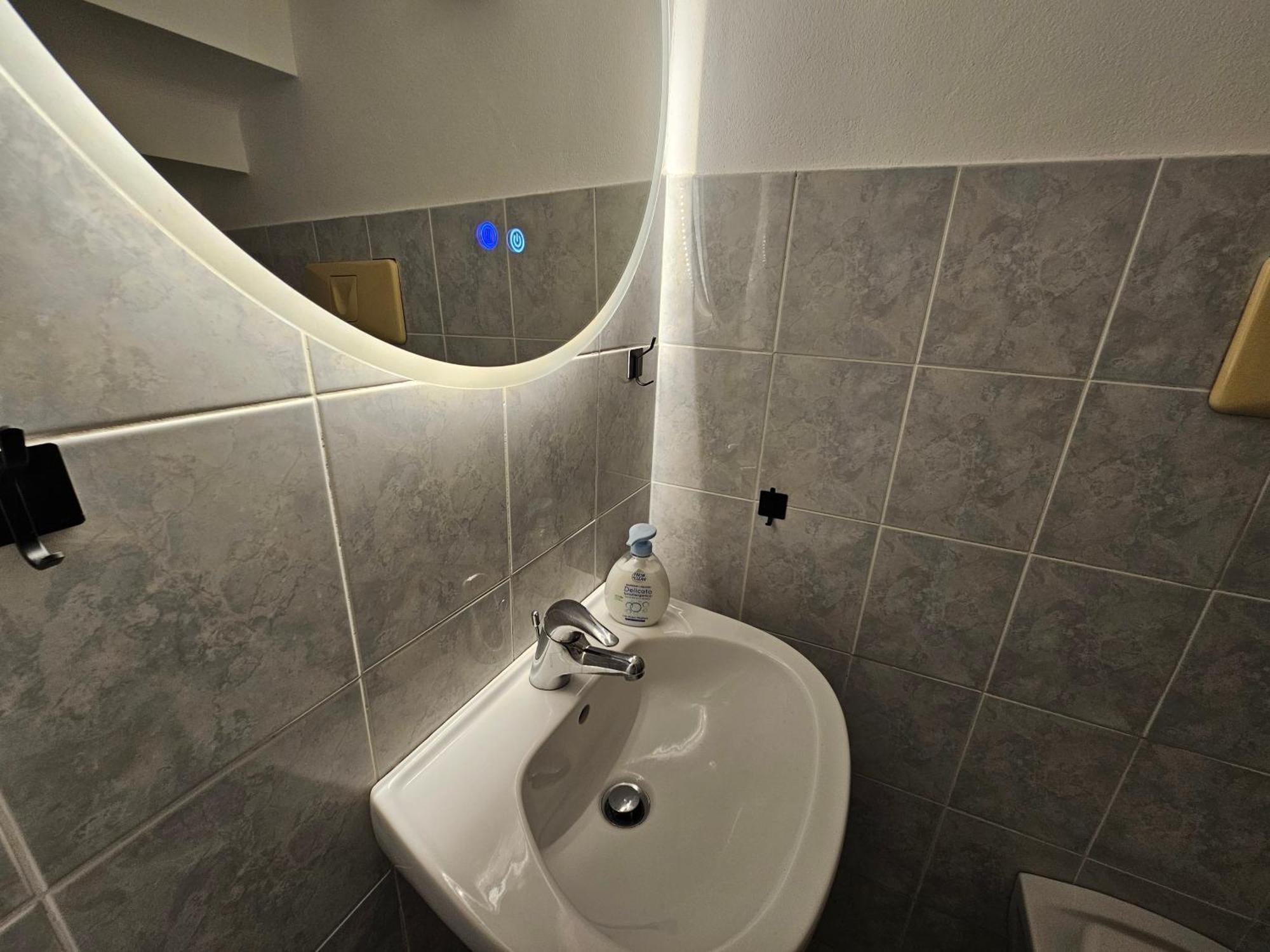 Exclusive Top Floor 2-Bedroom Flat Milan Exterior photo