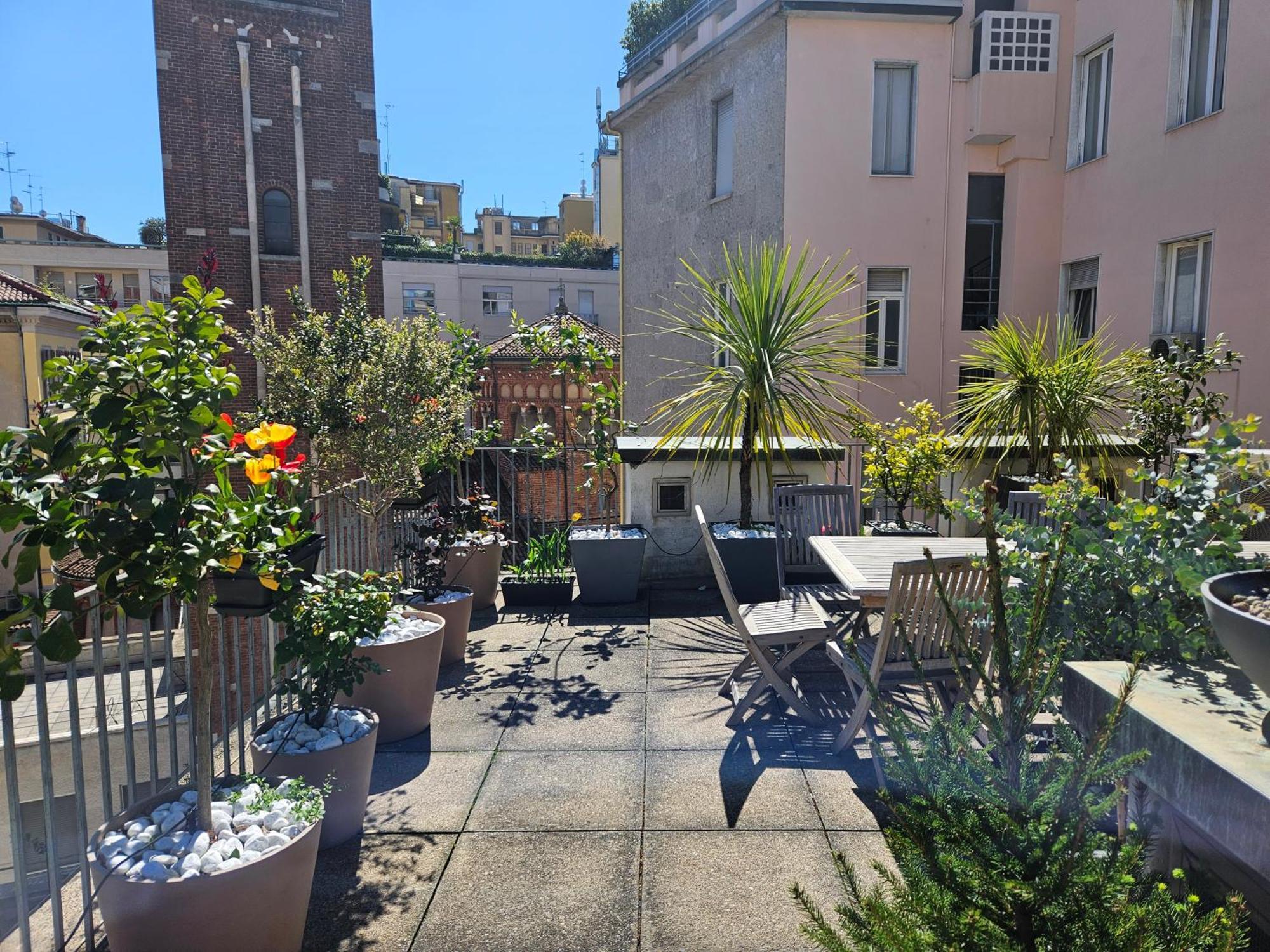 Exclusive Top Floor 2-Bedroom Flat Milan Exterior photo